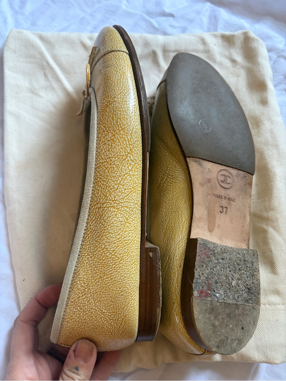 CHANEL Yellow Leather Ballet Flats - Picture 4 of 10